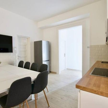 Premium Apartment By Hi5 - Astoria 4 Bedroom Budapesta Exterior foto