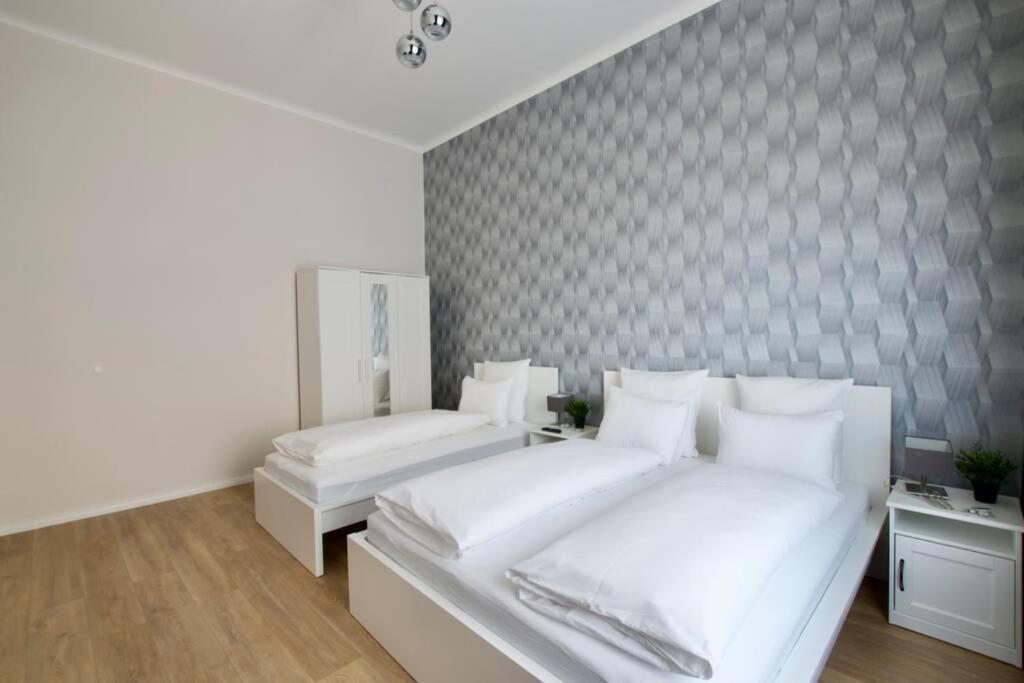 Premium Apartment By Hi5 - Astoria 4 Bedroom Budapesta Exterior foto