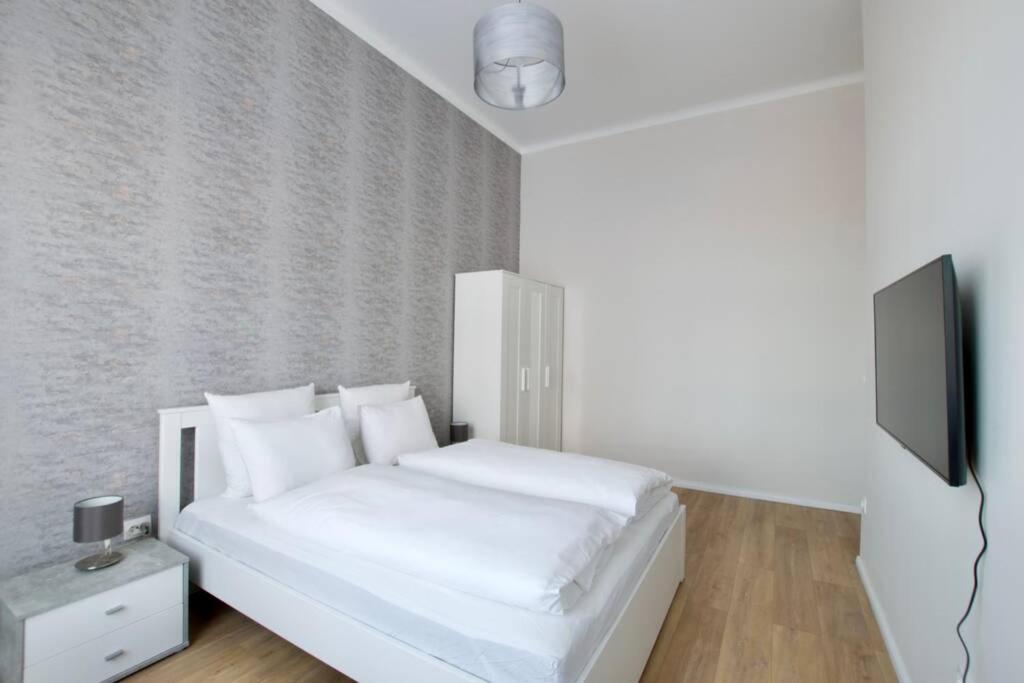 Premium Apartment By Hi5 - Astoria 4 Bedroom Budapesta Exterior foto