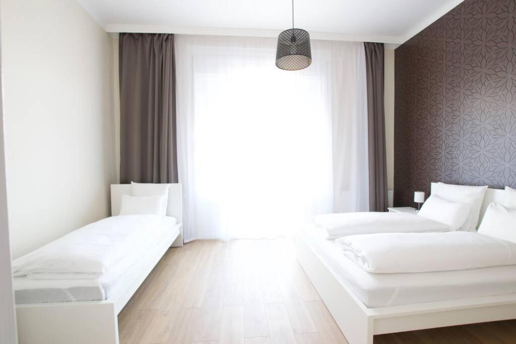 Premium Apartment By Hi5 - Astoria 4 Bedroom Budapesta Exterior foto